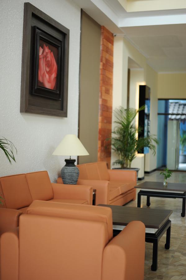 Hotel Sofia Juanda Surabaya Sidoarjo Εξωτερικό φωτογραφία